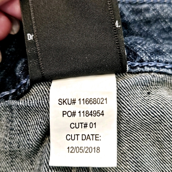 Captain Marvel Her Universe Jeans Size 16 Embroidered Patch Skinny Denim - Picture 7 of 12